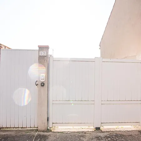 La Brocante De Paul ! Avec Piscine, Jardin, Et Parking Prives ! Villa *